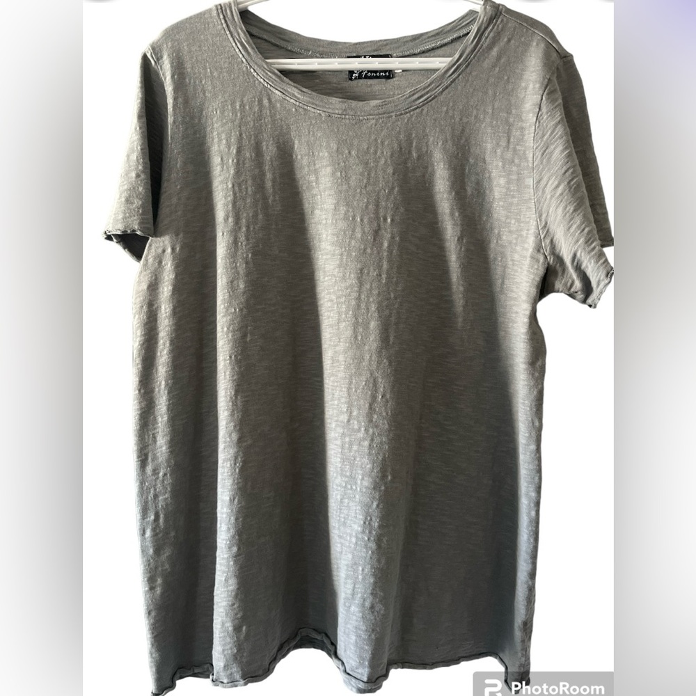 Beautiful soft cotton and light T-shirt